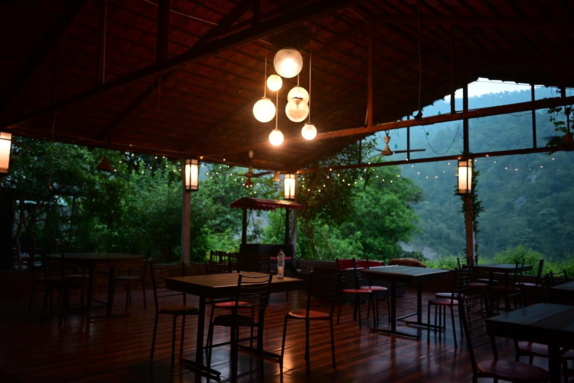 Shoolin Jungle Resort Рішикеш Екстер'єр фото