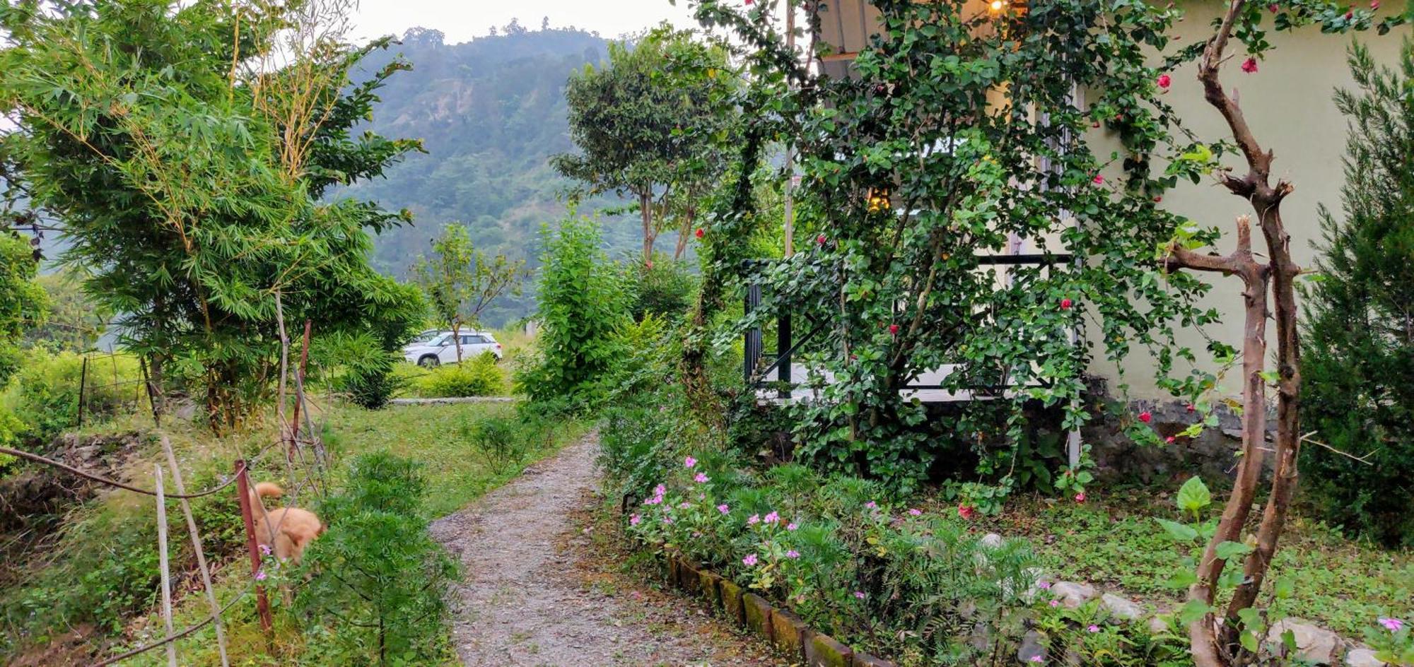 Shoolin Jungle Resort Рішикеш Екстер'єр фото